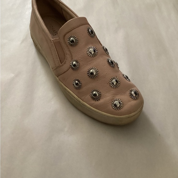 🩷MICHAEL KORS Women’s pink shoes - Picture 2 of 5